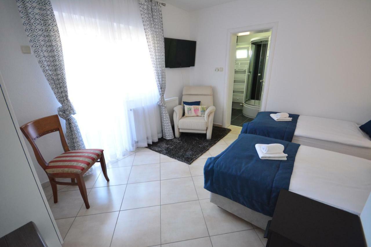 Apartman Viktoria Раковица Екстериор снимка