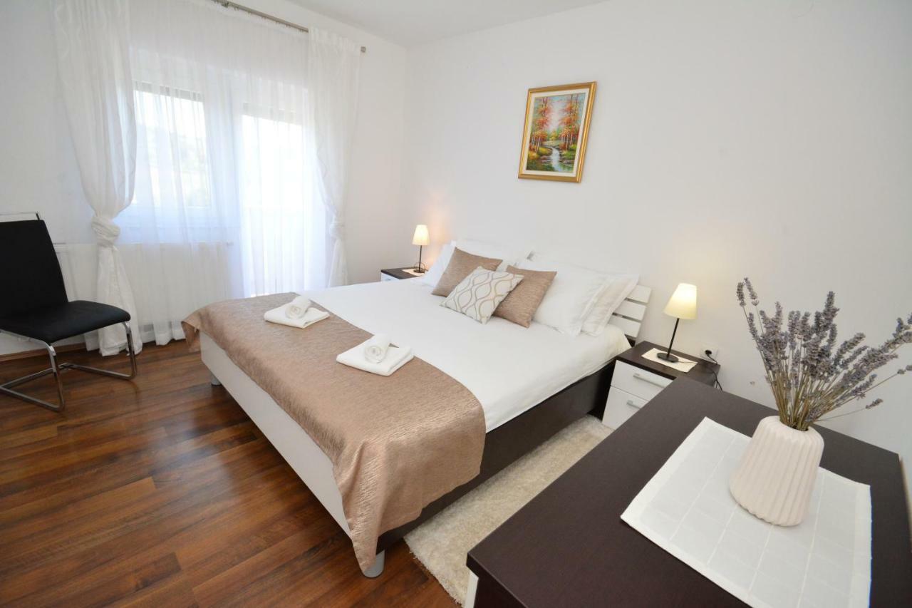Apartman Viktoria Раковица Екстериор снимка