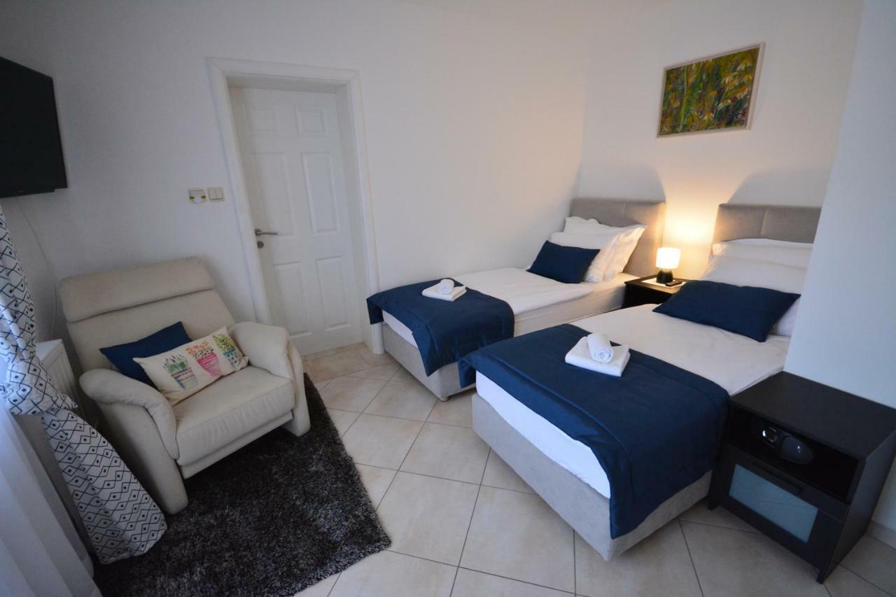 Apartman Viktoria Раковица Екстериор снимка