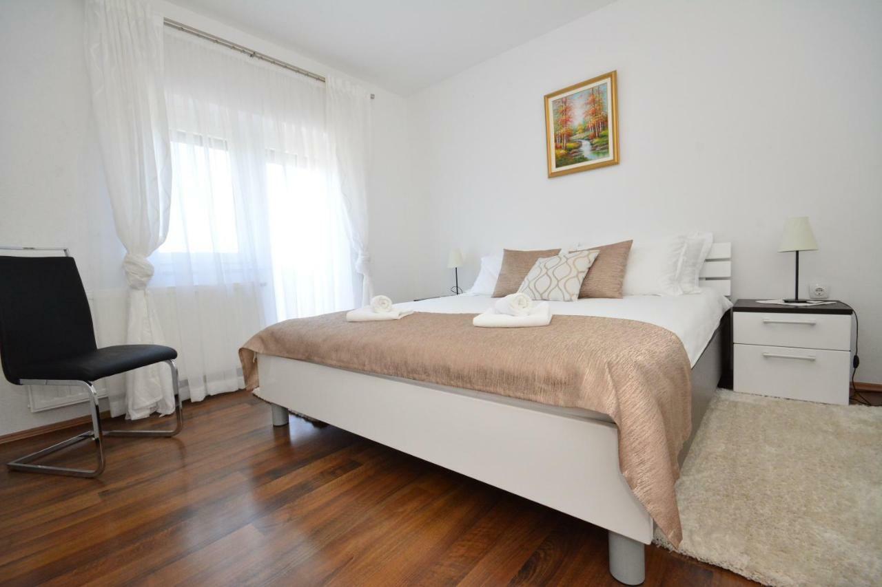 Apartman Viktoria Раковица Екстериор снимка
