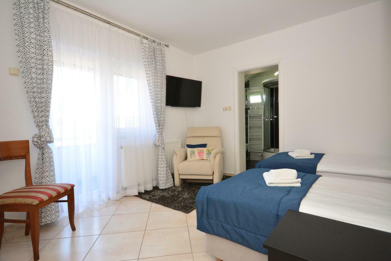 Apartman Viktoria Раковица Екстериор снимка